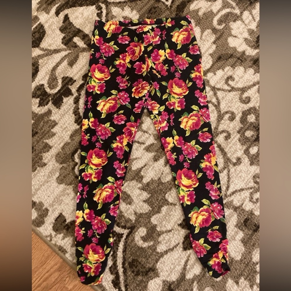 Victoria’s Secret floral leggings